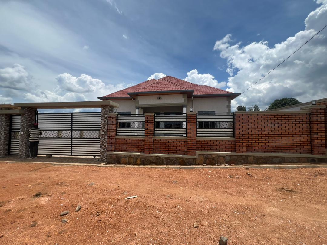 🏡 Bugesera Gahembe – 4 Bedroom House