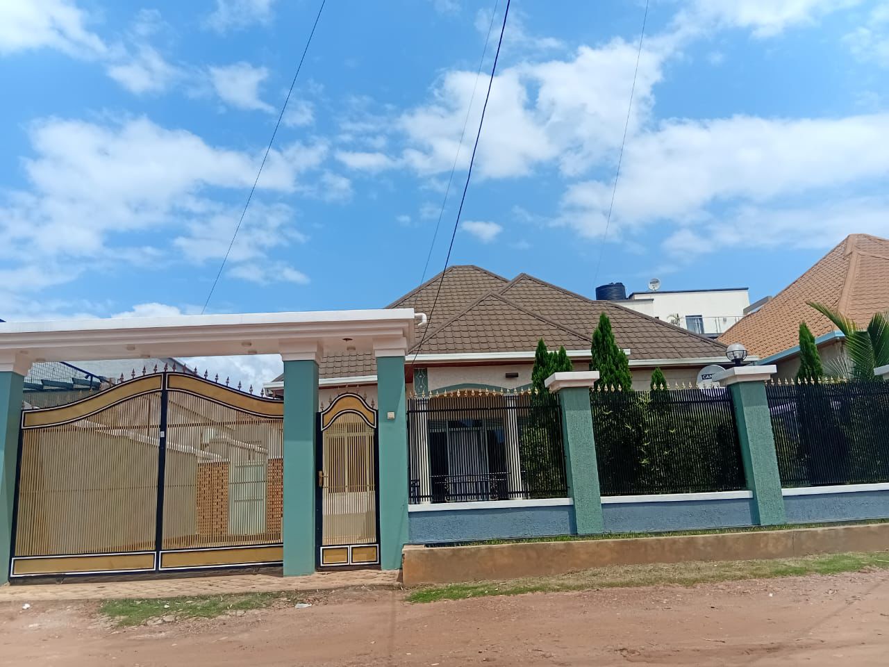 Modern 4Bedroom House for Sale – Kimironko Mwizindiro 
