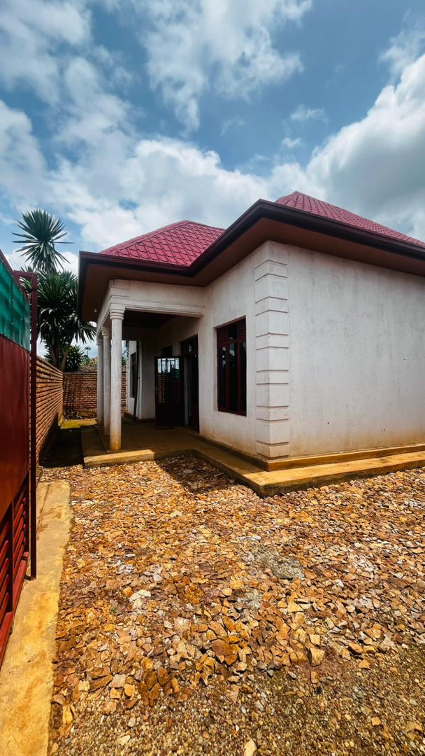 Very Affordable 4 Bedroom House in Bishenyi 