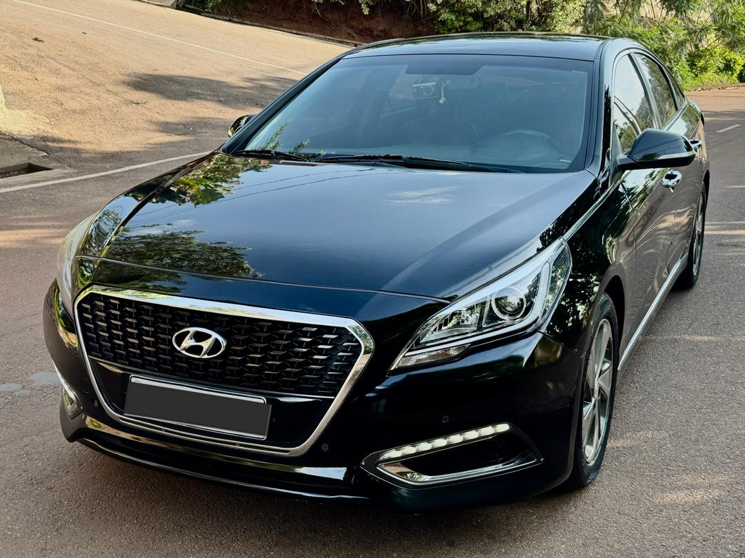 Hyundai Sonata 2014 Hybrid – Clean & Fuel Efficient